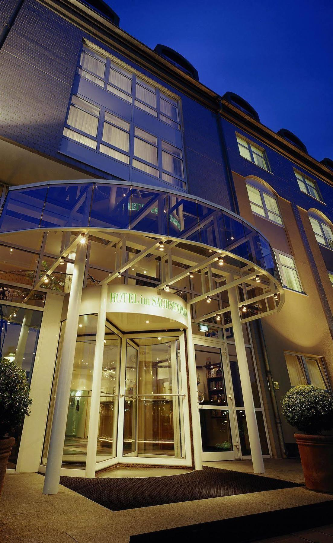 Sachsenpark-Hotel Leipzig Exterior foto